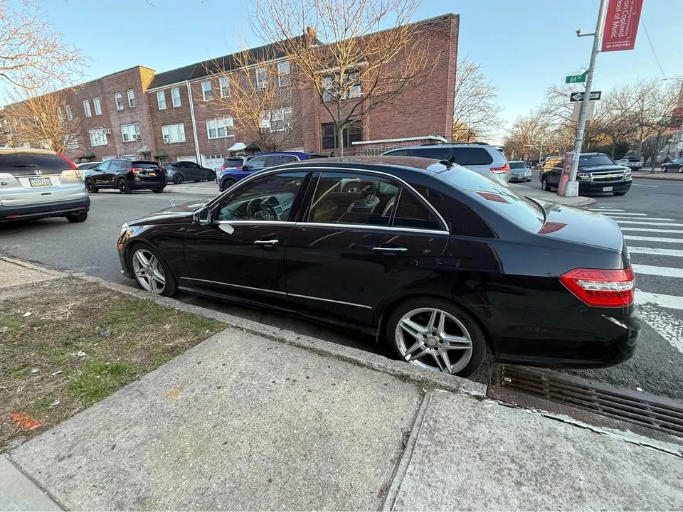 2013 Mercedes-Benz W212 E-Class - Image 2 of 12