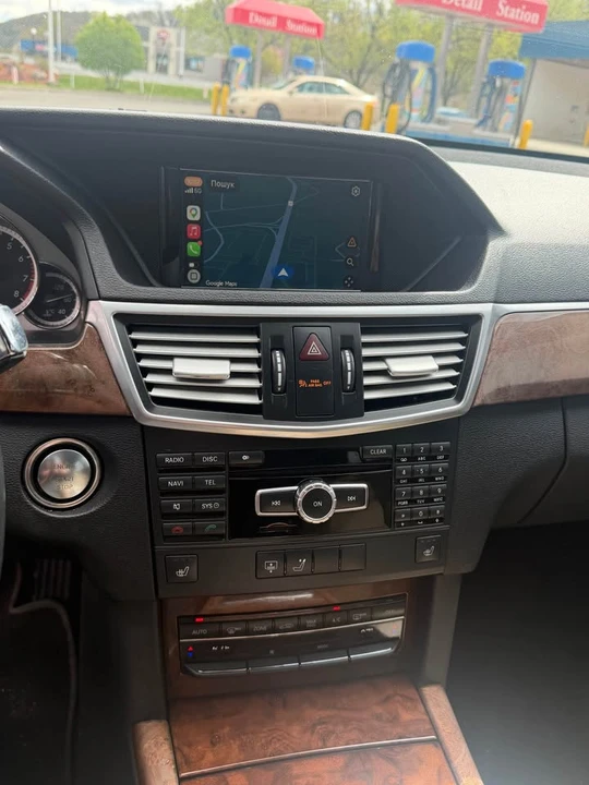2013 Mercedes-Benz W212 E-Class - Image 8 of 12