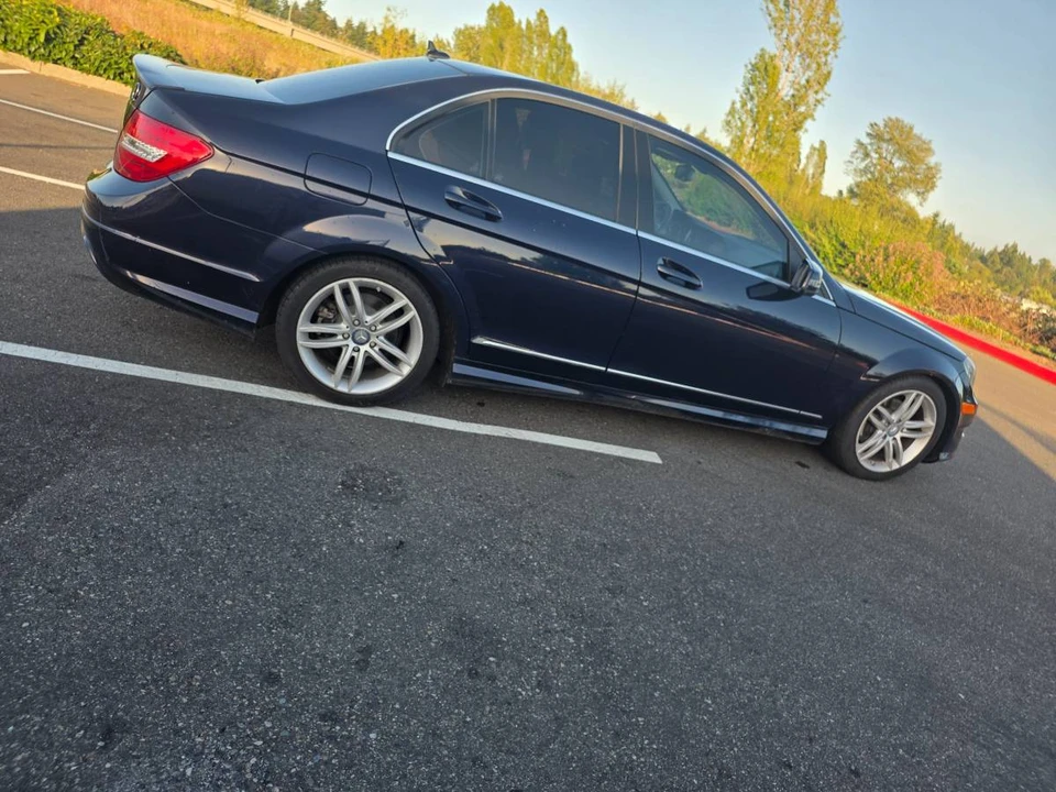 2013 Mercedes-Benz W204 C-Class - Image 10 of 24
