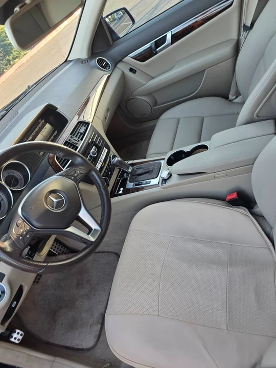 2013 Mercedes-Benz W204 C-Class - Image 16 of 24