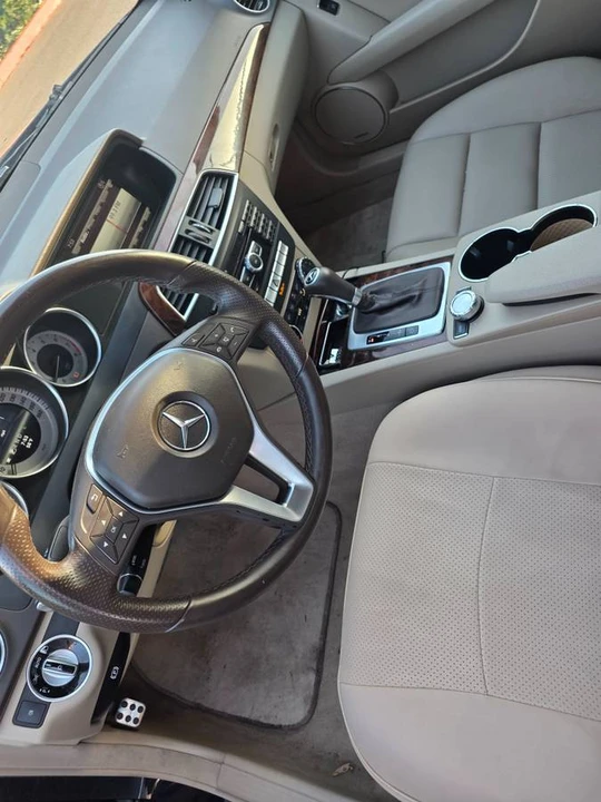 2013 Mercedes-Benz W204 C-Class - Image 14 of 24