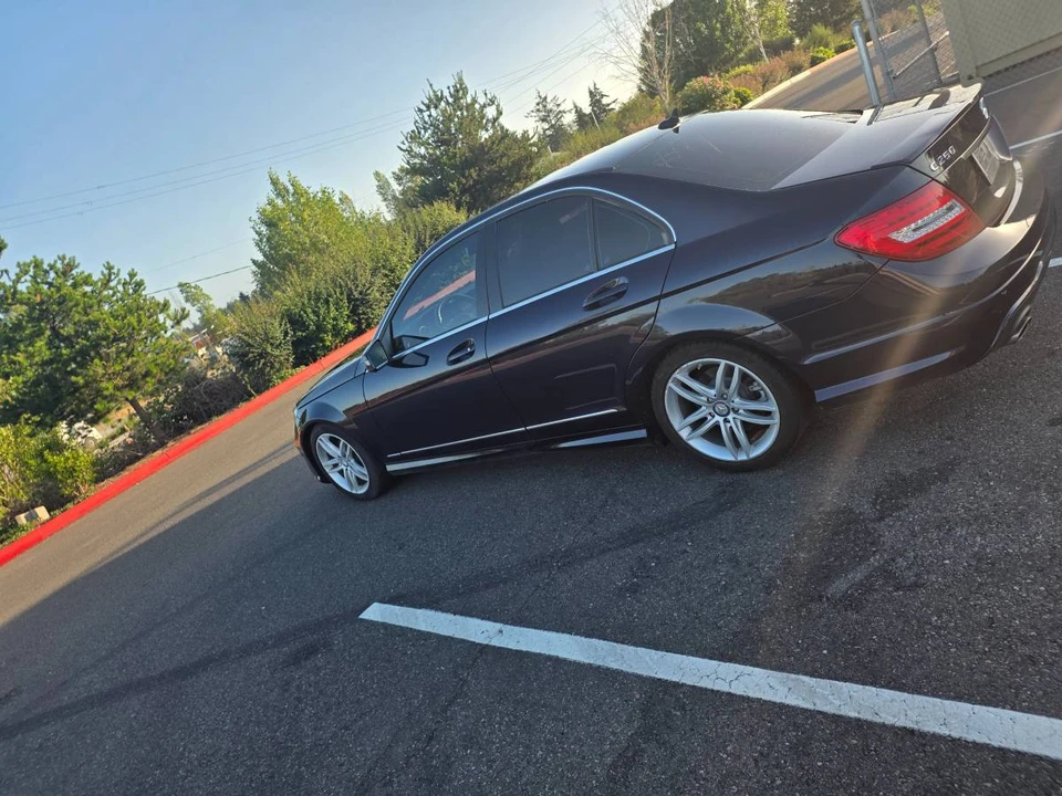 2013 Mercedes-Benz W204 C-Class - Image 9 of 24