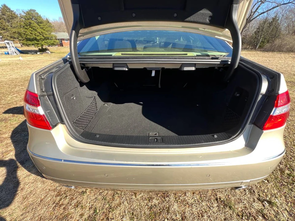 2013 Mercedes-Benz W212 E-Class - Image 12 of 17