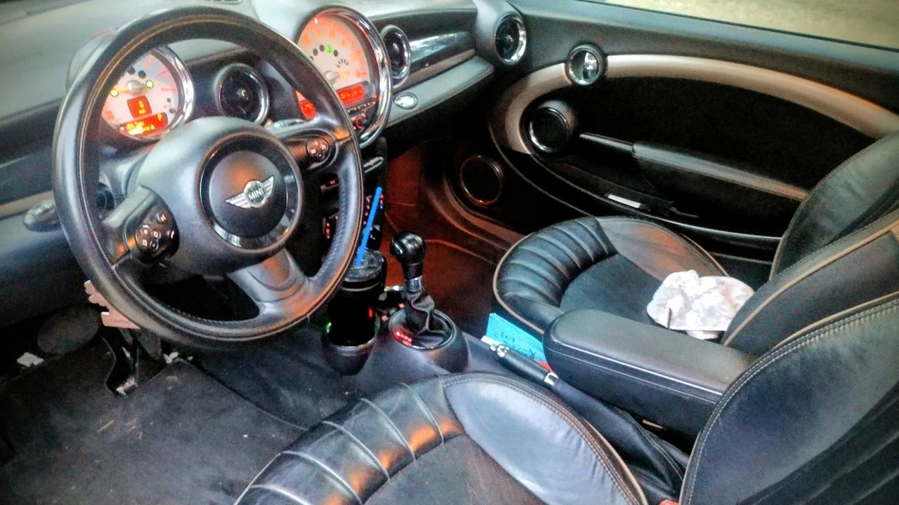 2013 Mini Clubman 1st Gen - Image 16 of 21