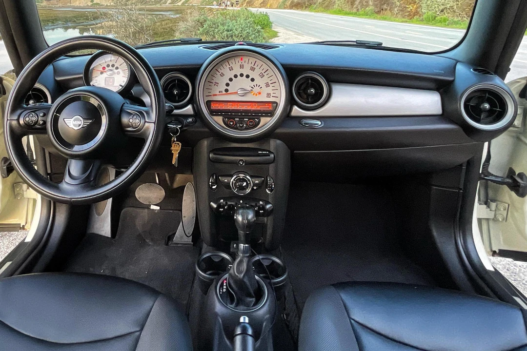 2013 Mini Clubvan 1st Gen - Image 28 of 31