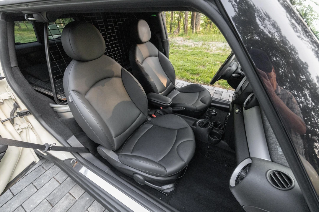 2013 Mini Clubvan 1st Gen - Image 23 of 31