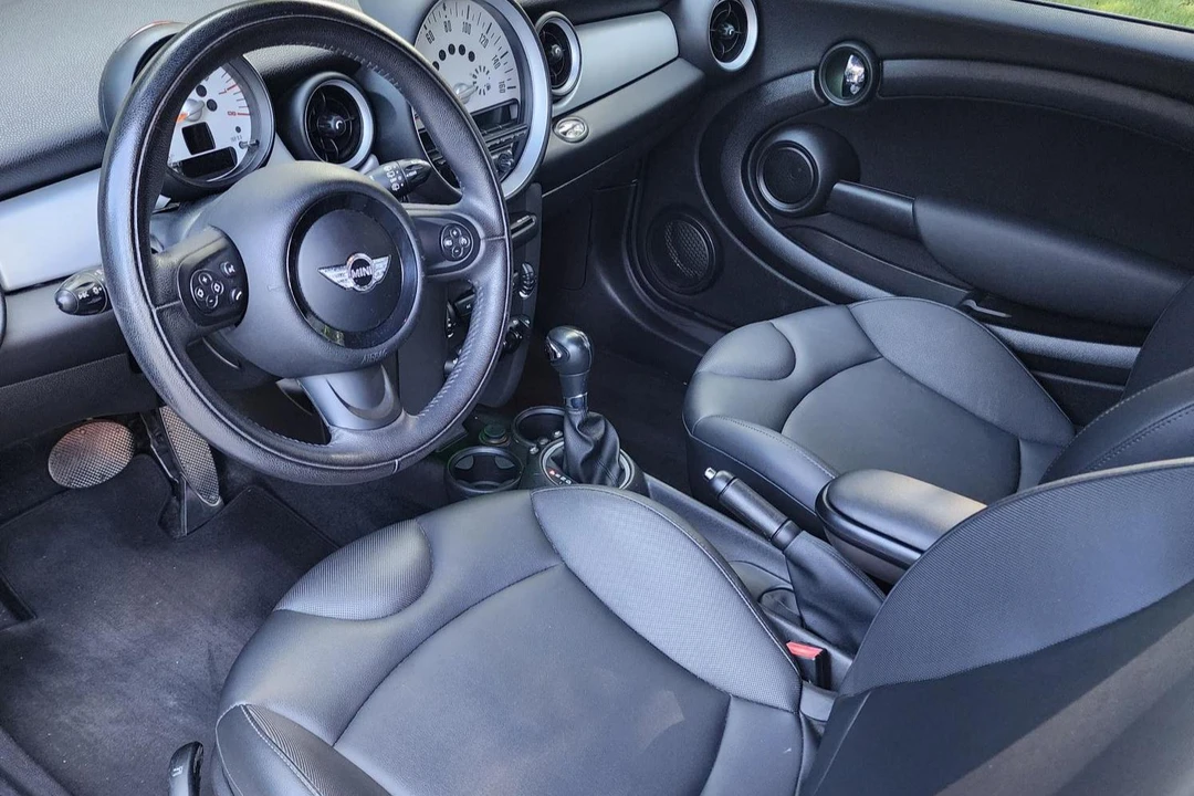 2013 Mini Clubvan 1st Gen - Image 18 of 31