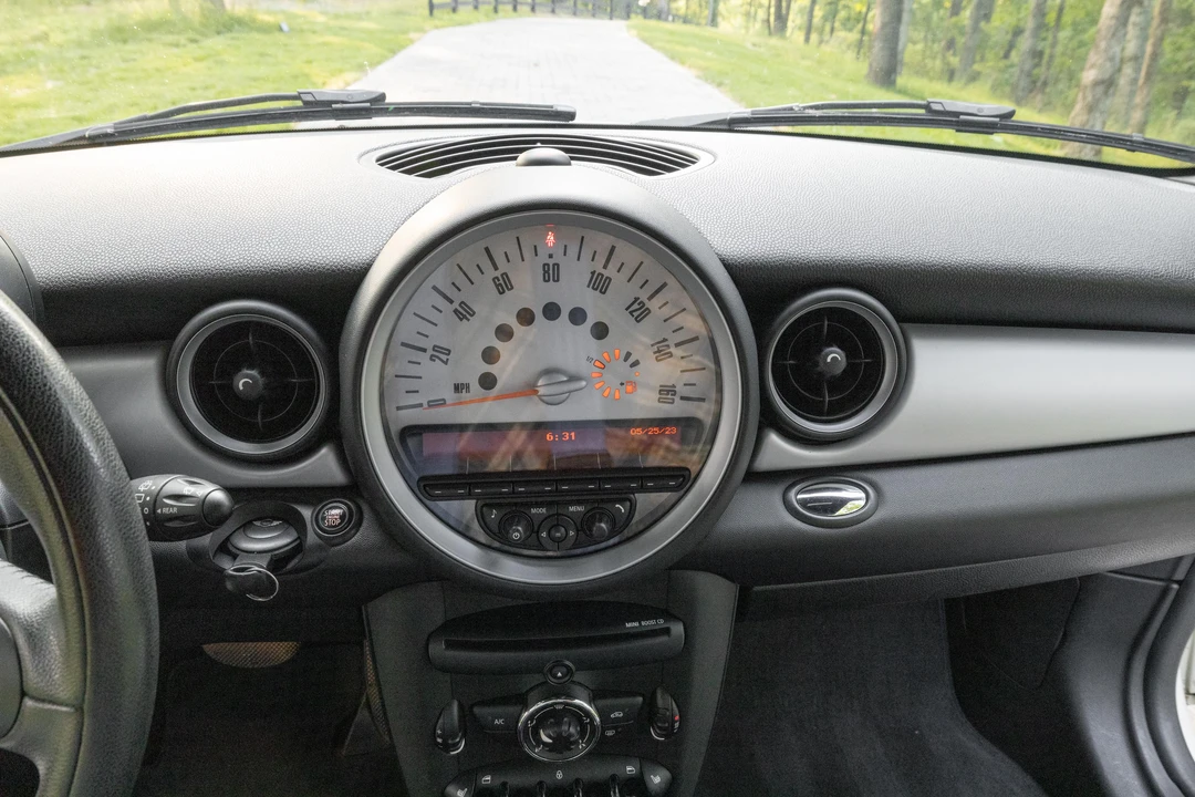 2013 Mini Clubvan 1st Gen - Image 25 of 31