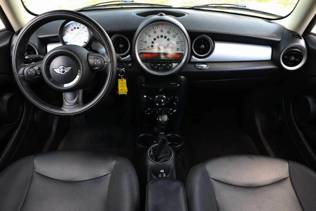 2013 Mini Mini 2nd Gen - Image 2 of 31