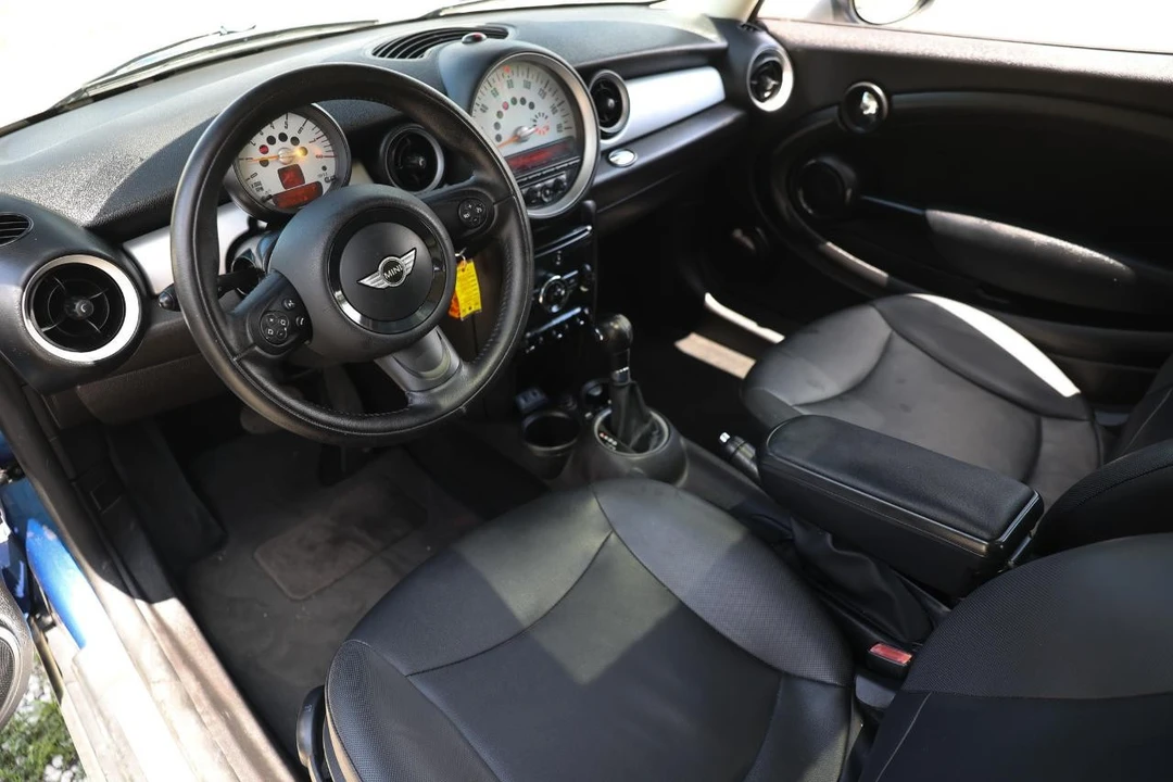 2013 Mini Mini 2nd Gen - Image 4 of 31