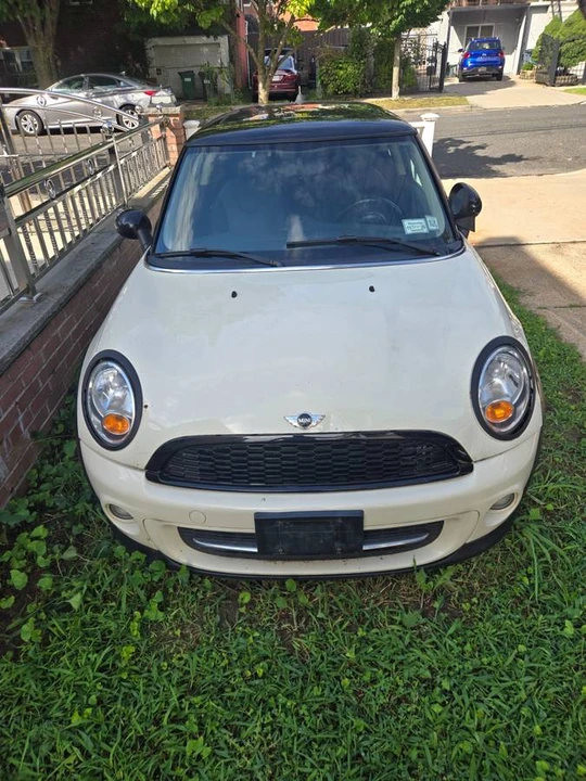2013 Mini Mini 2nd Gen - Image 2 of 6