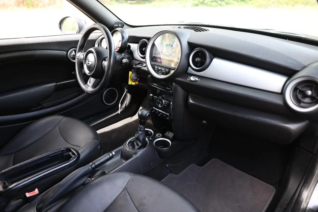 2013 Mini Coupe & Roadster - Image 10 of 21