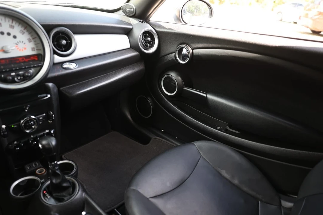 2013 Mini Coupe & Roadster - Image 16 of 21