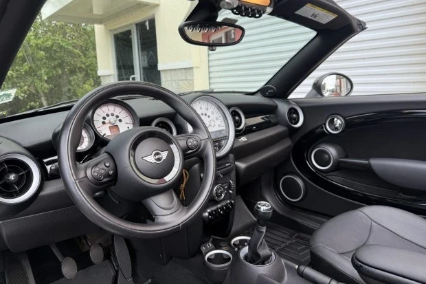2013 Mini Coupe & Roadster - Image 5 of 8