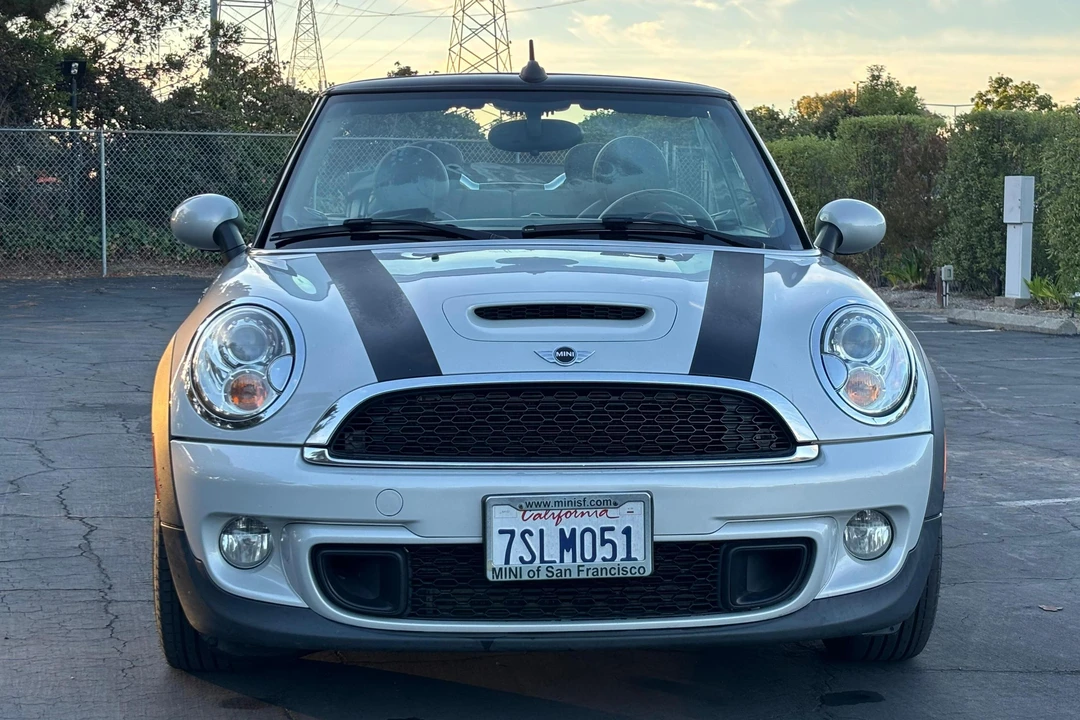 2013 Mini Mini 2nd Gen - Image 2 of 31