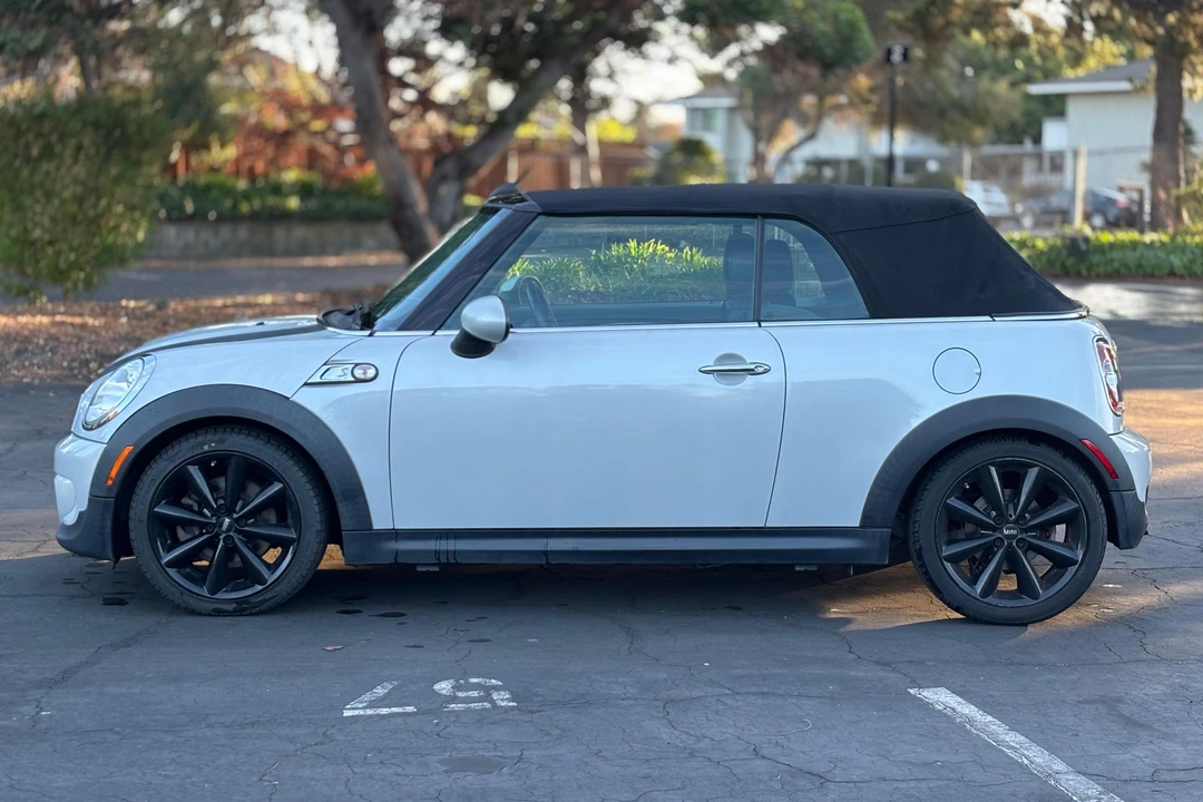 2013 Mini Mini 2nd Gen - Image 3 of 31