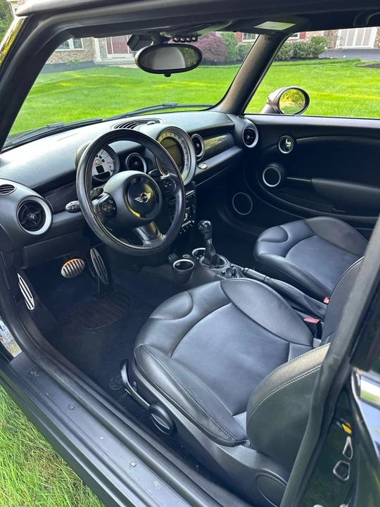 2013 Mini Coupe & Roadster - Image 8 of 10