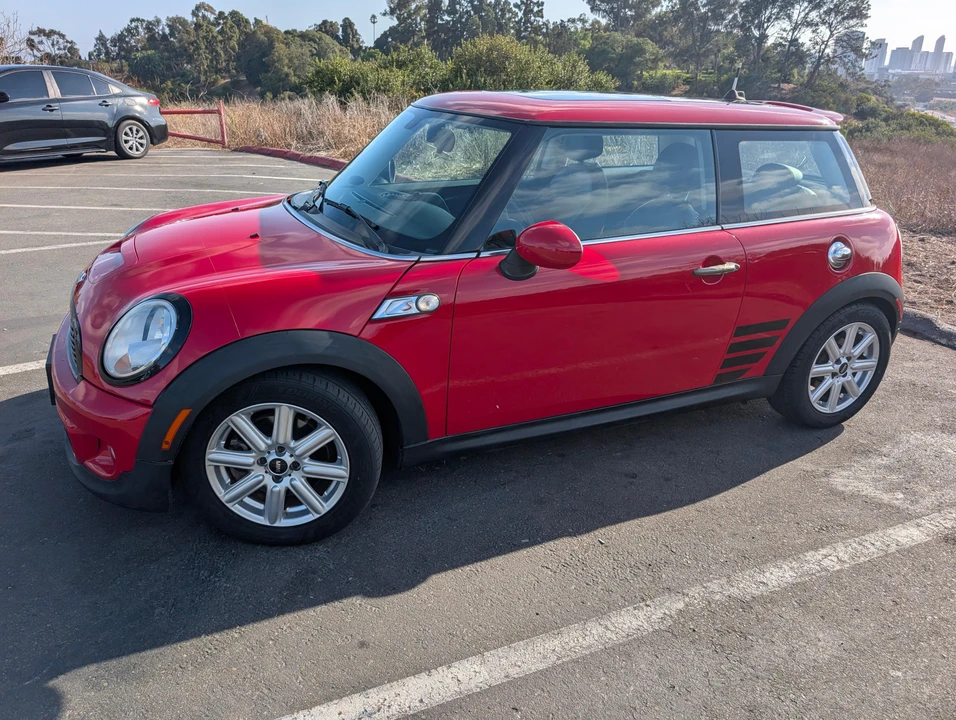 2013 Mini Mini 2nd Gen - Image 10 of 31