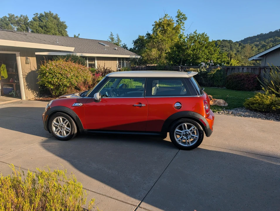2013 Mini Mini 2nd Gen - Image 10 of 31