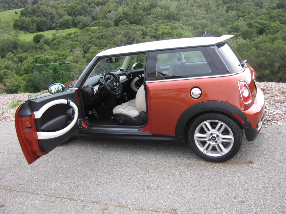 2013 Mini Mini 2nd Gen - Image 25 of 31
