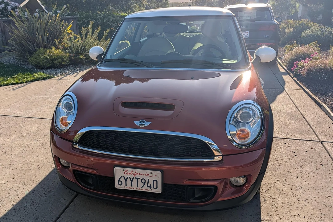 2013 Mini Mini 2nd Gen - Image 2 of 31