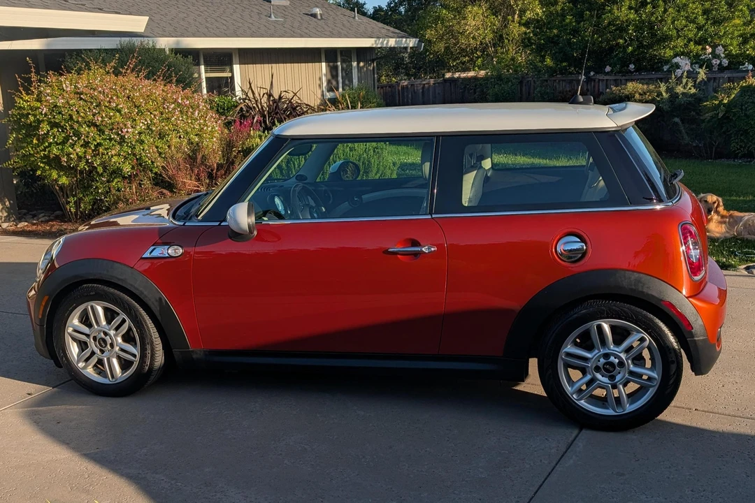 2013 Mini Mini 2nd Gen - Image 3 of 31