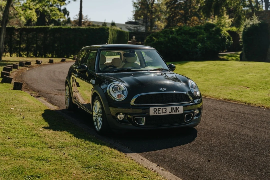 2013 Mini Mini 2nd Gen - Image 2 of 30