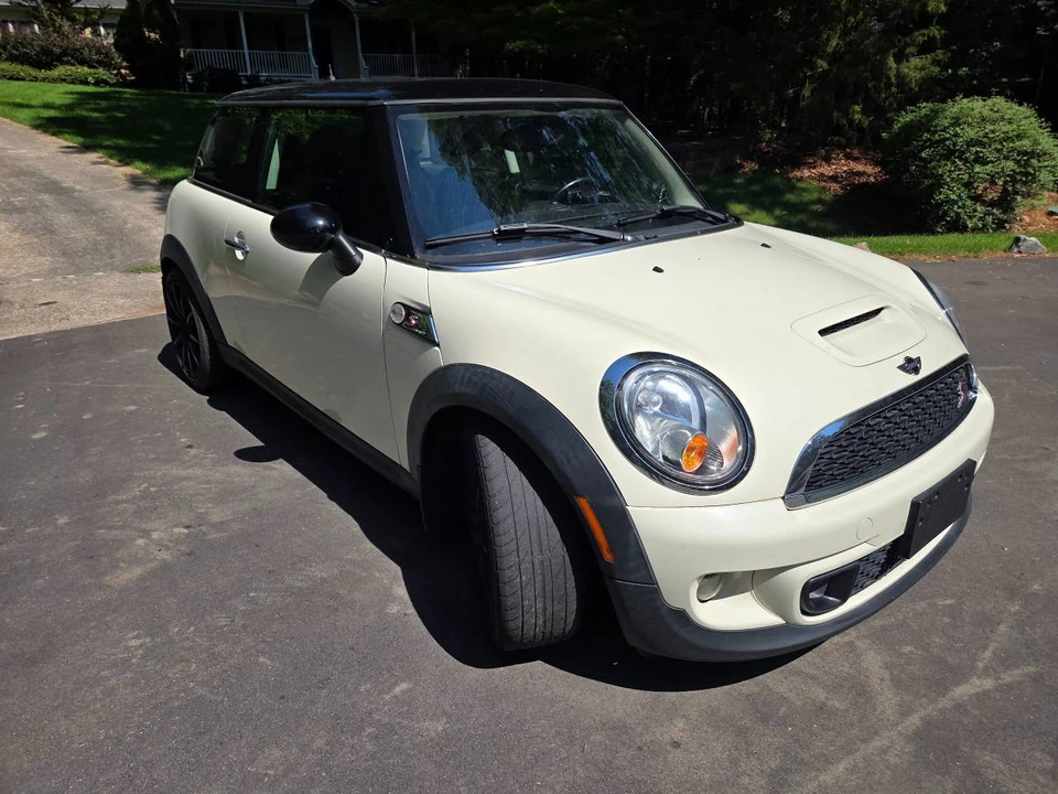 2013 Mini Mini 2nd Gen - Image 3 of 18