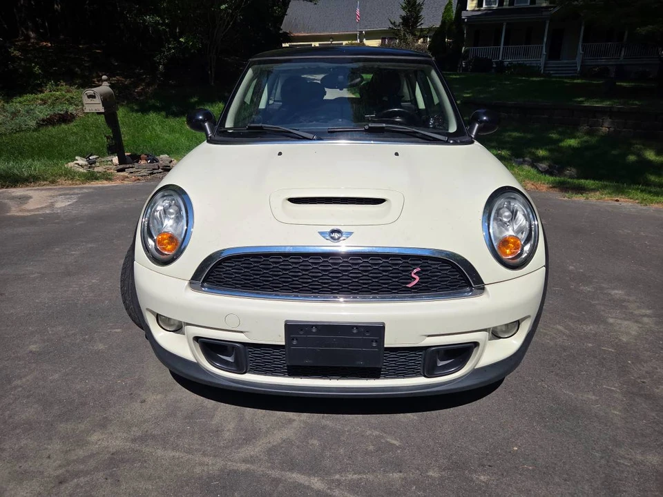 2013 Mini Mini 2nd Gen - Image 2 of 18