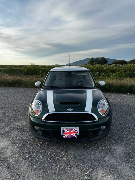 2013 Mini Mini 2nd Gen - Image 2 of 10