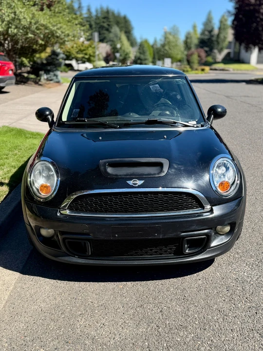 2013 Mini Mini 2nd Gen - Image 3 of 10