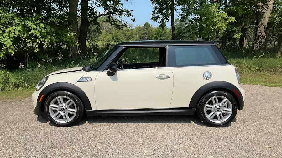 2013 Mini Mini 2nd Gen - Image 2 of 8