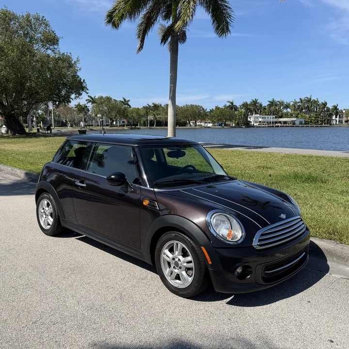 2013 Mini Mini 2nd Gen - Image 2 of 31