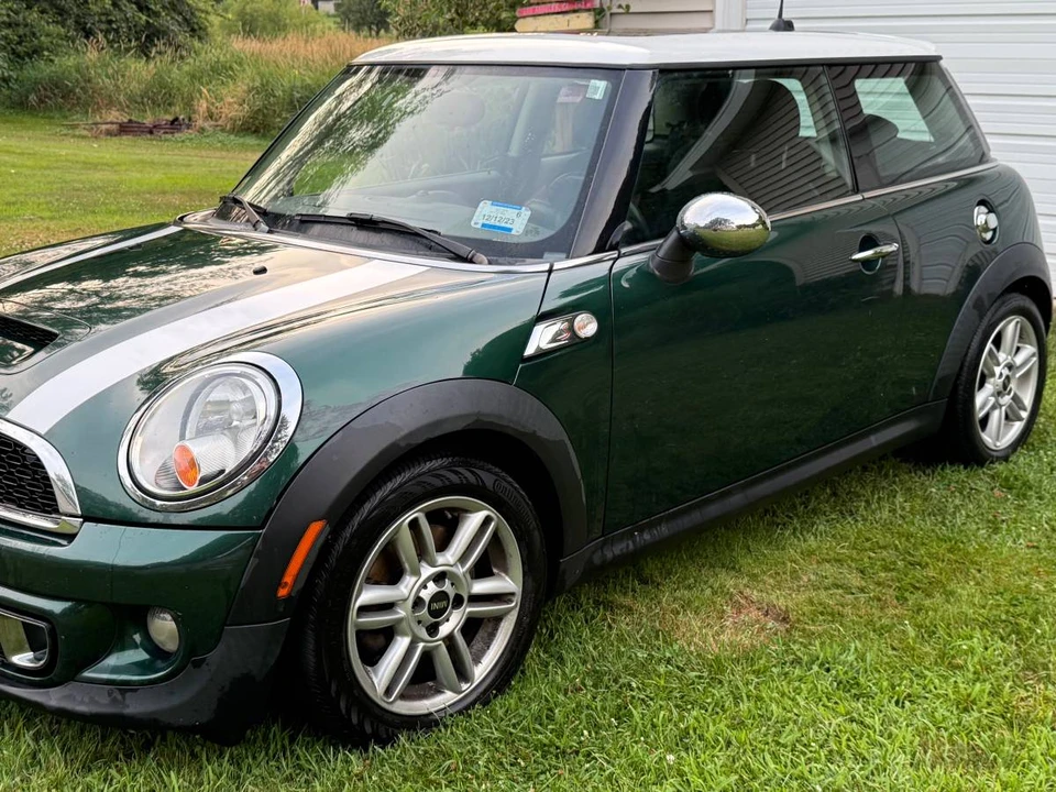 2013 Mini Mini 2nd Gen - Image 2 of 11