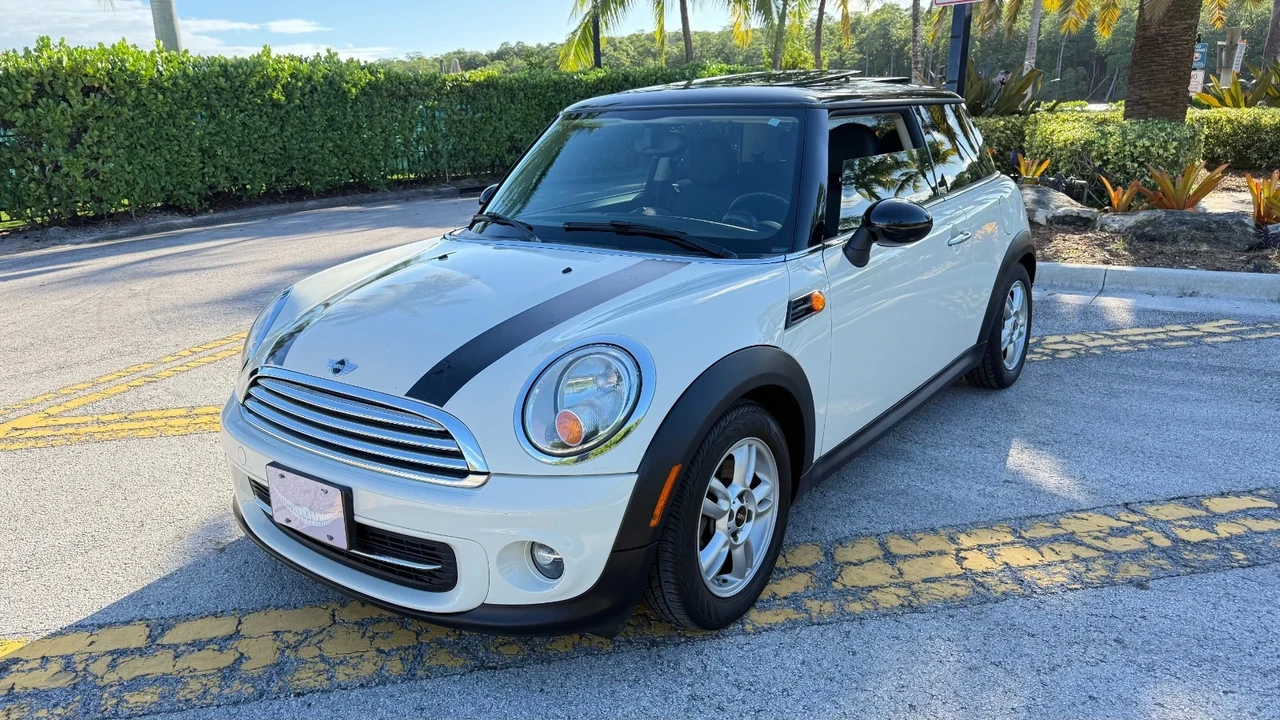 2013 Mini Mini 2nd Gen - Image 2 of 15