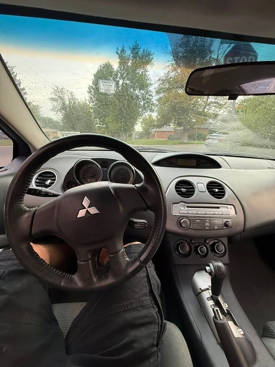 2013 Mitsubishi Eclipse - Image 7 of 8