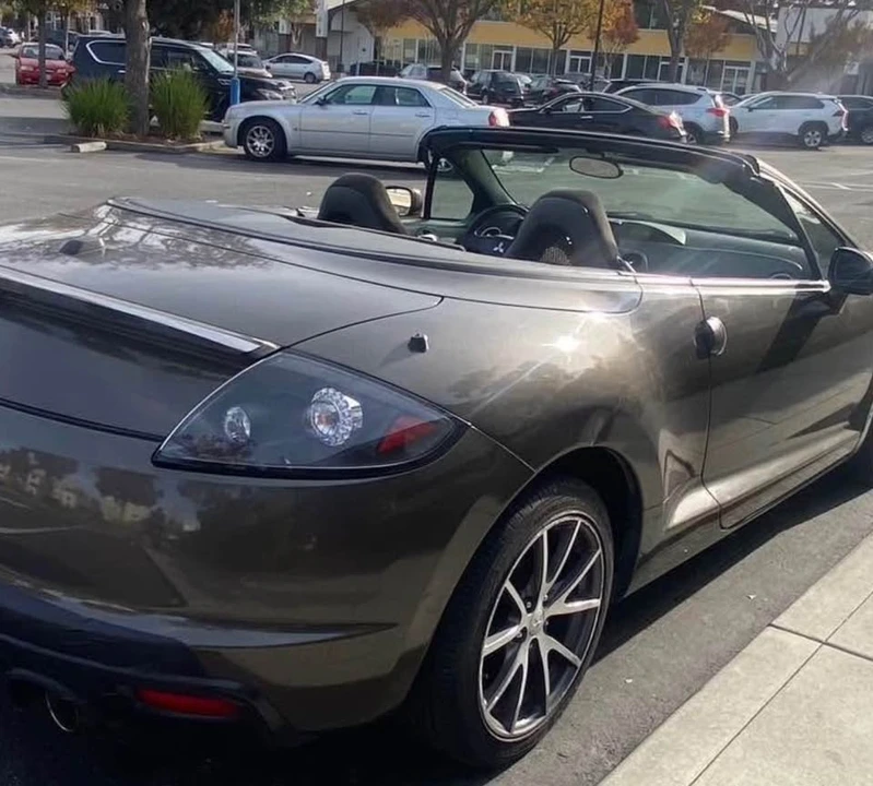 2013 Mitsubishi Eclipse - Image 2 of 4