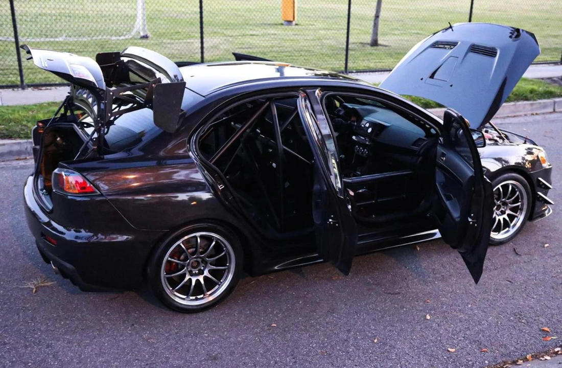2013 Mitsubishi Lancer Evolution X 9th Gen - Image 11 of 31