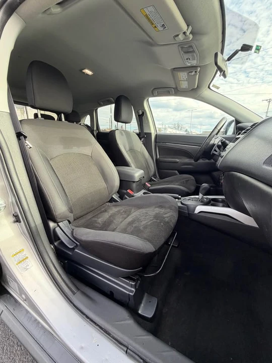 2013 Mitsubishi Outlander - Image 15 of 20