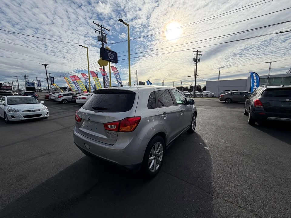 2013 Mitsubishi Outlander - Image 5 of 20