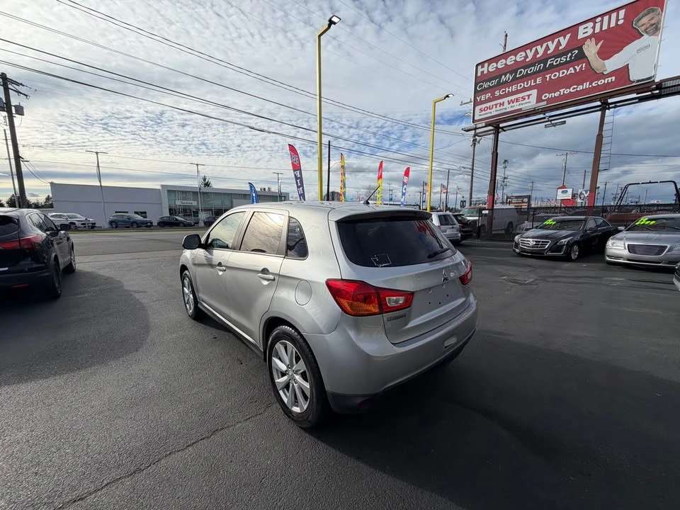 2013 Mitsubishi Outlander - Image 7 of 20