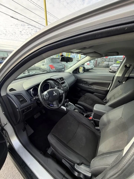 2013 Mitsubishi Outlander - Image 18 of 20