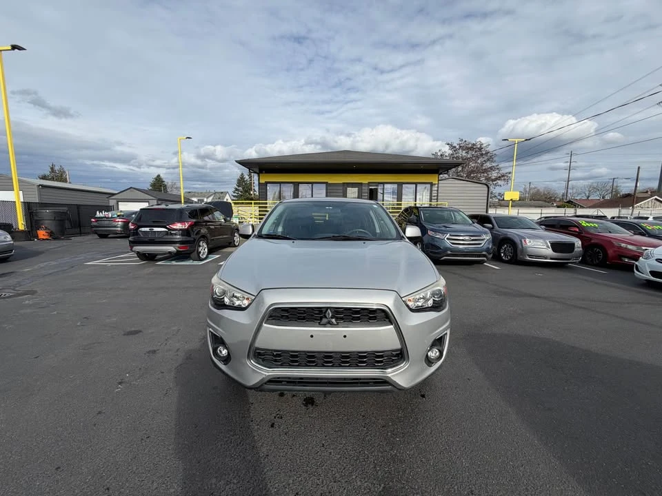 2013 Mitsubishi Outlander - Image 2 of 20