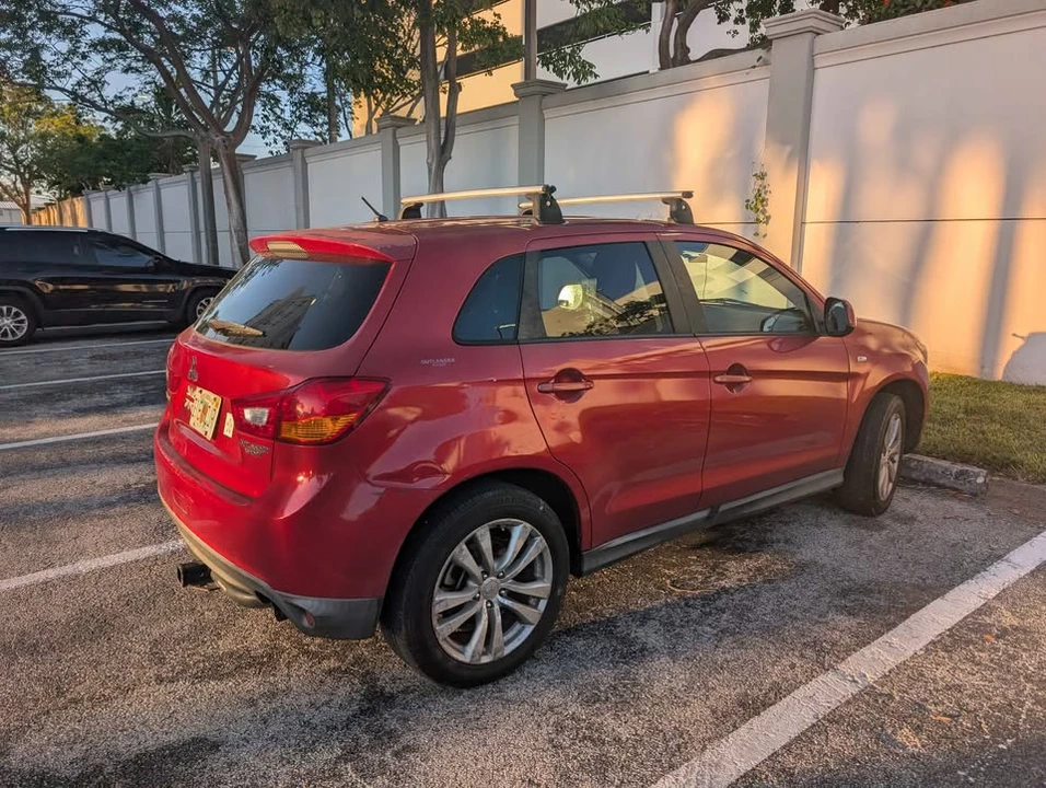 2013 Mitsubishi Outlander Sport - Image 4 of 8