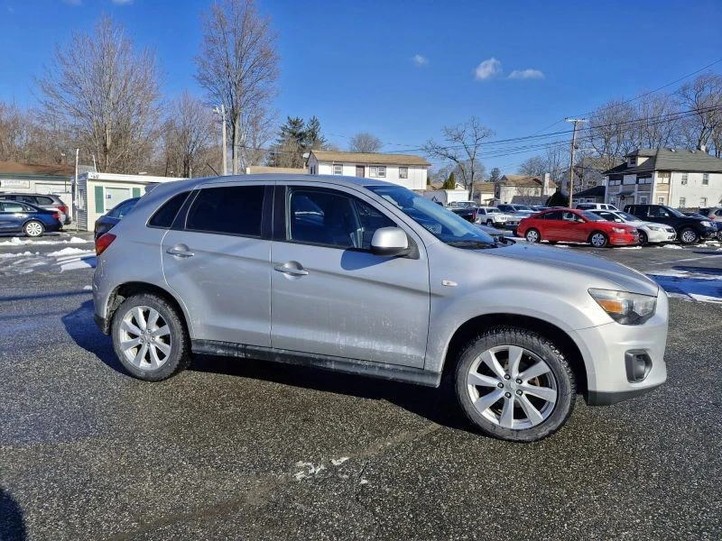 2013 Mitsubishi Outlander - Image 3 of 12