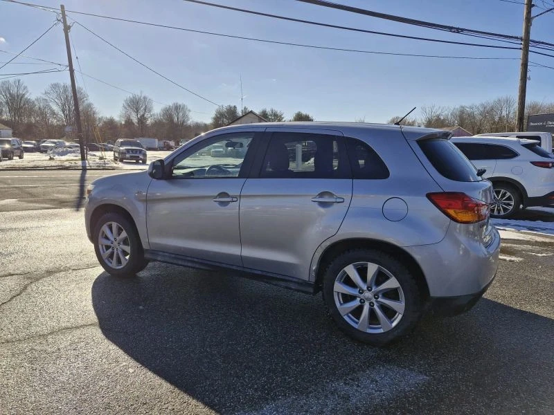 2013 Mitsubishi Outlander - Image 6 of 12