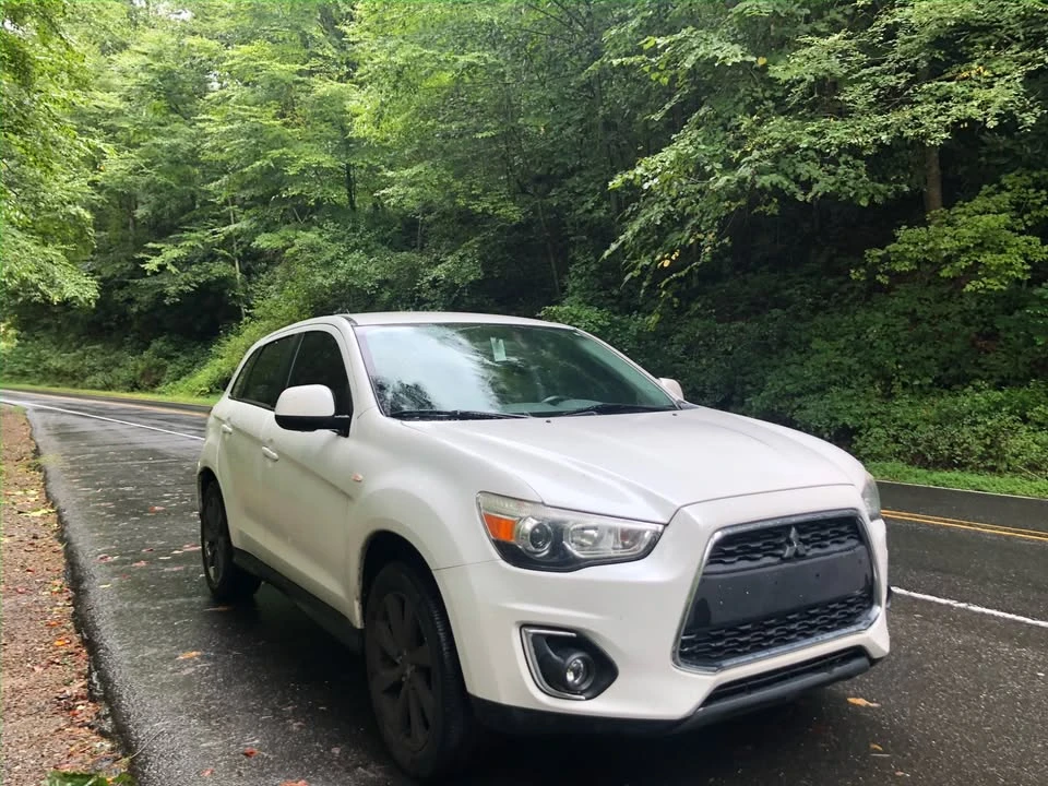 2013 Mitsubishi Outlander Sport - Image 2 of 9