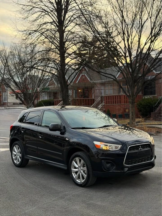 2013 Mitsubishi Outlander - Image 3 of 17