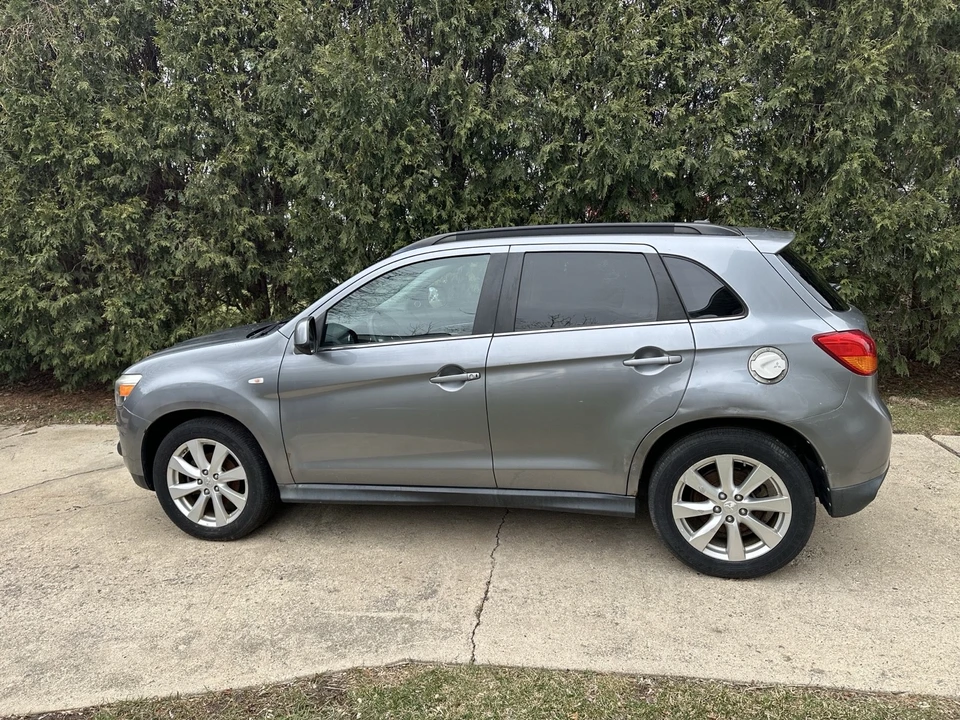 2013 Mitsubishi Outlander - Image 6 of 14