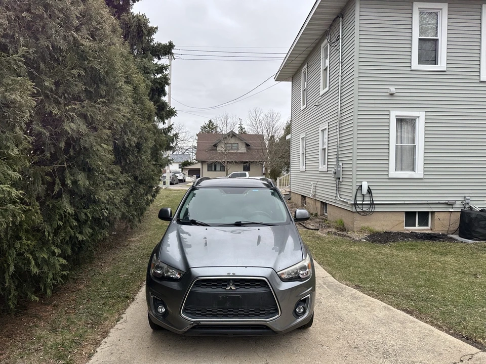 2013 Mitsubishi Outlander - Image 3 of 14